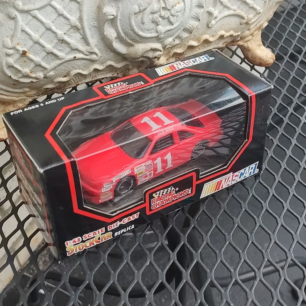 Geoff Bodine 🏎️ - Picture 2 of 8